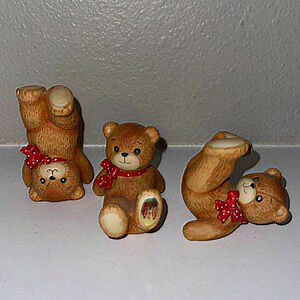 Enesco Lucy & Me Vintage 1982 Bear Figurines‎ with Red Bow x3